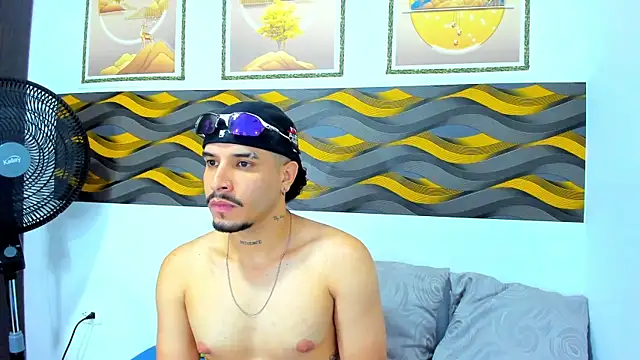 Leon Hotx online show from April 2026 07:59:01 PM