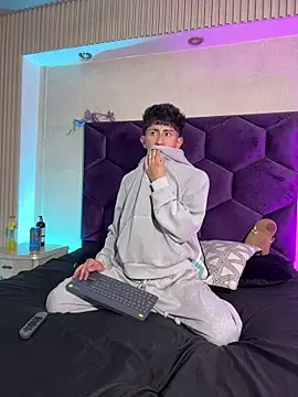 AndyJustgame  online show from April 2026 04:47:01 AM