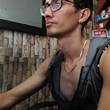 jhosuamoore online show from April 2026 08:02:01 PM