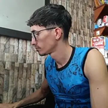 jhosuamoore online show from May 2026 07:34:01 PM