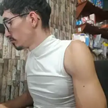 jhosuamoore online show from May 2026 07:32:02 PM