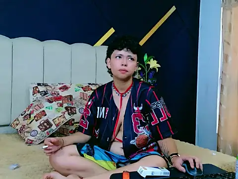 NikiEvanz online show from April 2026 10:38:02 PM