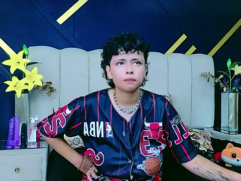NikiEvanz online show from April 2026 02:27:02 AM