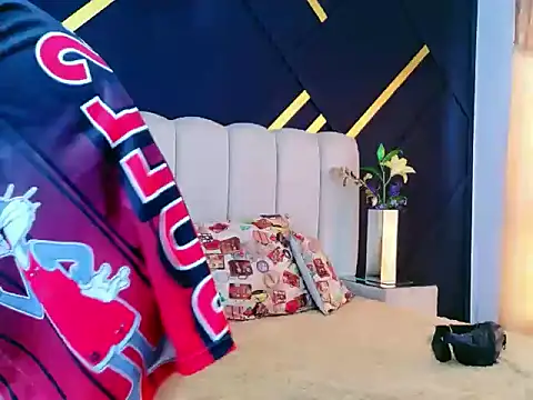 NikiEvanz online show from April 2026 06:47:02 PM