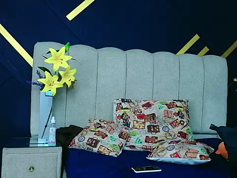 NikiEvanz online show from April 2026 04:27:02 AM