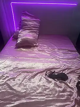 Shynesse21 online show from April 2026 08:15:02 PM