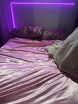 Shynesse21 online show from April 2026 12:53:02 PM