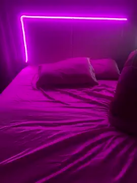 Shynesse21 online show from April 2026 10:22:01 PM