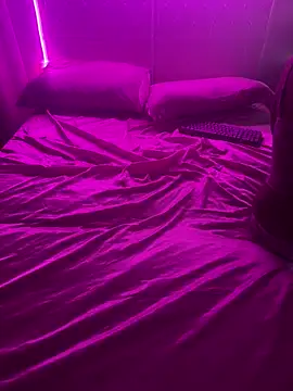 Shynesse21 online show from April 2026 03:46:01 PM