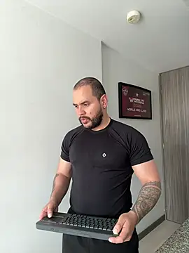 Snapshot of Axel_Dominus chatting on May 2026 06:12:01 PM Axel Dominus online show from May 2026 06:12:01 PM