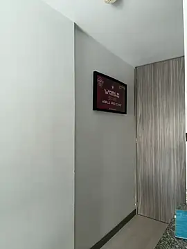 Axel Dominus online show from March 2026 07:04:02 PM