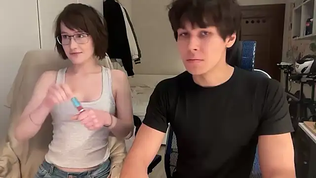 NanaVeel online show from April 2026 04:55:01 PM