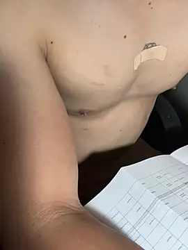 ZhangQing95 online show from March 2026 04:32:02 PM