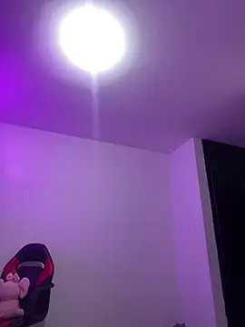 LINDA EF online show from April 2026 12:01:01 PM