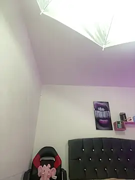 LINDA EF online show from April 2026 01:06:02 PM