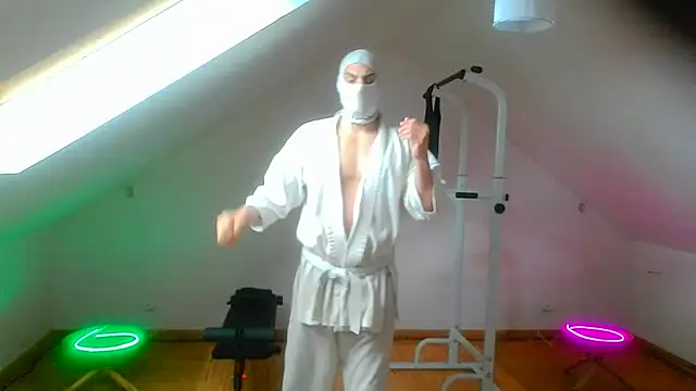 Snapshot of NinjaLaser chatting on April 2026 11:28:02 AM NinjaLaser online show from April 2026 11:28:02 AM