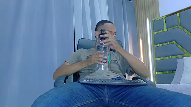 Oliver bigblack cock online show from March 2026 05:55:02 PM