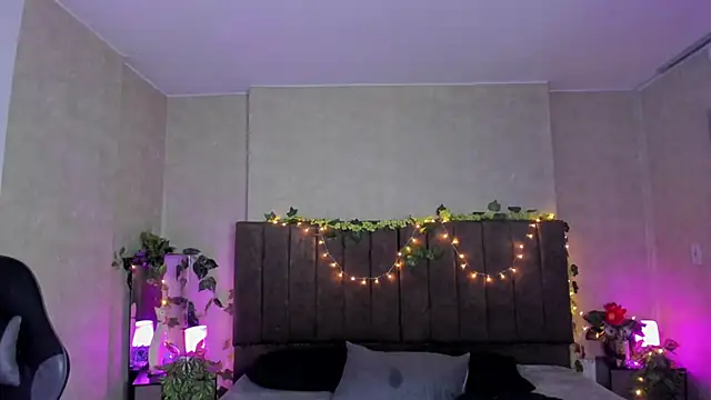Julieth Caandy online show from April 2026 12:03:01 AM