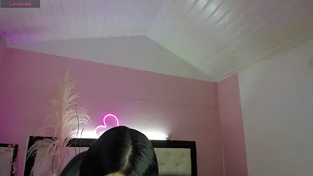 Julieth Caandy online show from June 2026 11:38:02 AM