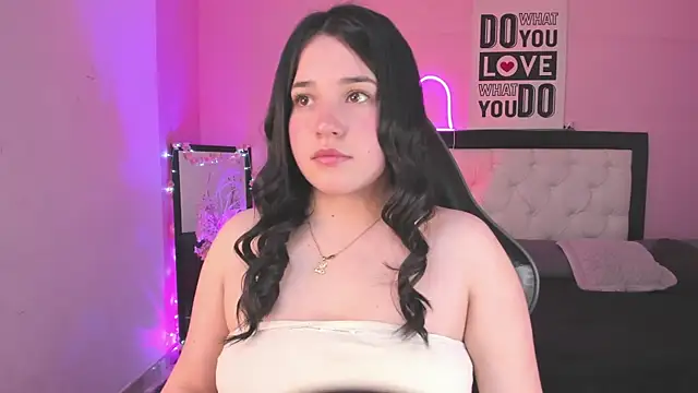 Julieth Caandy online show from July 2026 12:35:02 PM