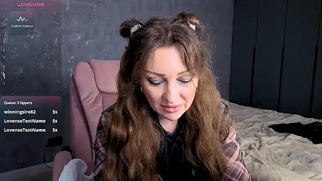 Snapshot of Sirena_Fly chatting on April 2026 07:53:01 PM Sirena Fly online show from April 2026 07:53:01 PM