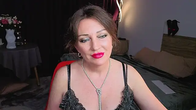 Snapshot of Sirena_Fly chatting on June 2026 10:15:01 PM Sirena Fly online show from June 2026 10:15:01 PM