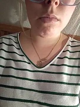 kitsuneniki online show from March 2026 06:13:02 PM