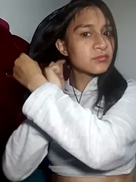 Snapshot of KarolaMendez chatting on June 2026 12:21:02 AM KarolaMendez online show from June 2026 12:21:02 AM