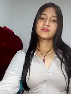 Snapshot of KarolaMendez chatting on June 2026 01:00:01 AM KarolaMendez online show from June 2026 01:00:01 AM