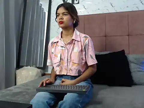 Daniela Lunax online show from March 2026 01:23:02 PM