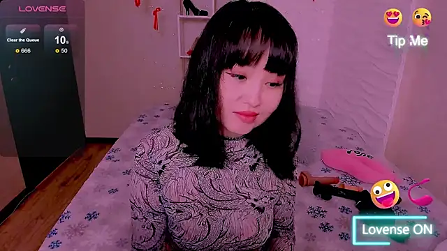 Akiko Yun online show from April 2026 11:38:02 AM