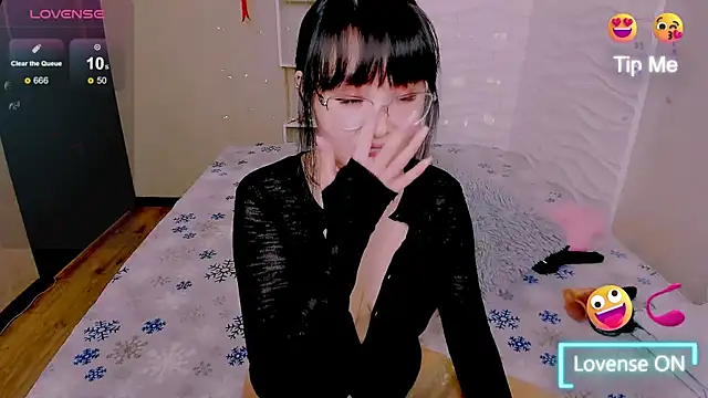 Akiko Yun online show from March 2026 11:55:01 AM