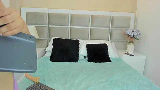 Amelie Fabulous  online show from March 2026 01:31:02 PM