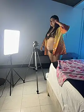Amelie Fabulous  online show from June 2026 07:42:02 PM