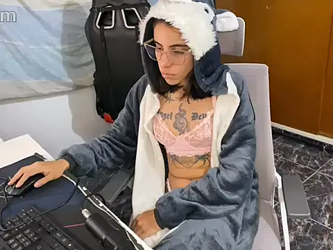 Poison Ivy 29 online show from March 2026 11:25:01 PM