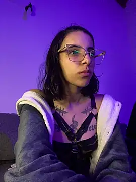Poison Ivy 29 online show from April 2026 10:08:02 PM