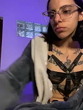 Poison Ivy 29 online show from May 2026 09:34:01 PM