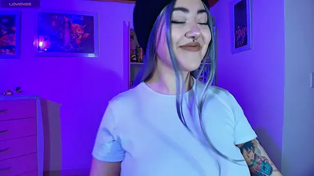 Nanachi uwu online show from April 2026 04:37:02 AM