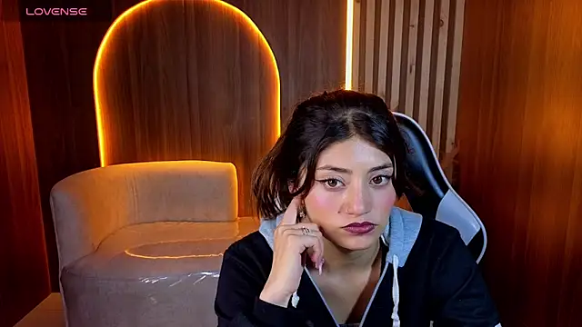 Lia queen tx online show from May 2026 03:05:01 AM