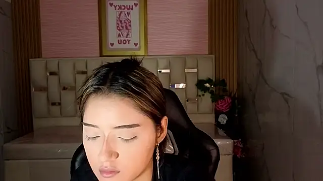 veronicaa s online show from June 2026 08:03:02 PM