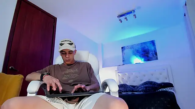 AzakMyers online show from March 2026 06:44:02 PM