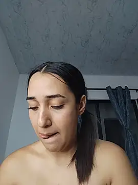 Snapshot of isabellaHill2 chatting on May 2026 05:04:01 AM isabellaHill2 online show from May 2026 05:04:01 AM