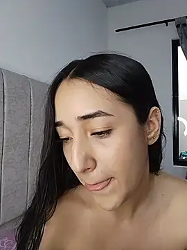 isabellaHill2 online show from June 2026 10:18:01 PM