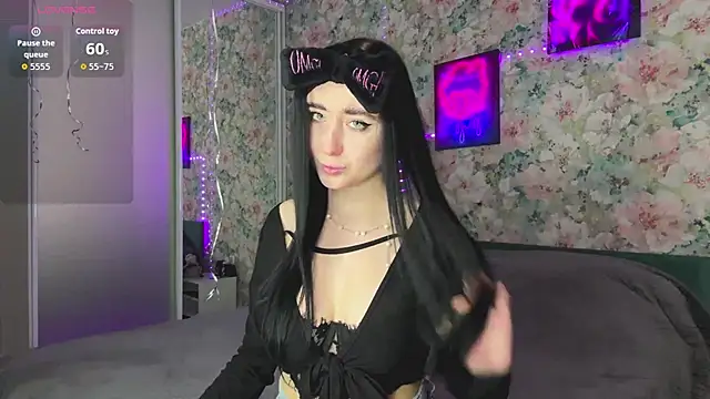 LizzyMooore online show from April 2026 10:29:01 AM