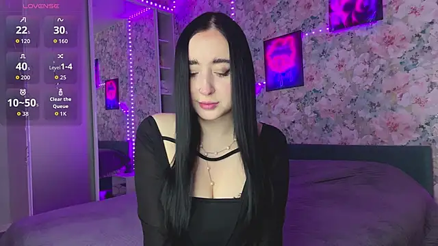 LizzyMooore online show from April 2026 02:12:01 PM