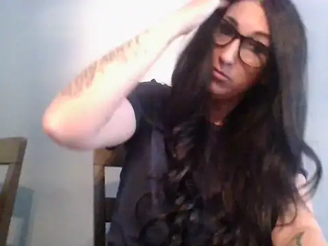 TheVictoriaWolf online show from April 2026 12:12:02 PM