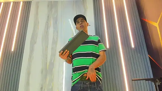 guys hard cock19 online show from March 2026 10:03:01 PM