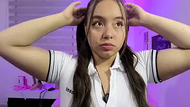 Snapshot of cherry_valeria chatting on May 2026 02:07:02 AM cherry valeria online show from May 2026 02:07:02 AM