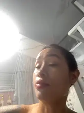 Zoe- -din online show from April 2026 09:01:02 PM