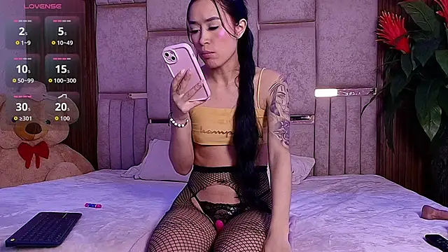 Zoe- -din online show from April 2026 03:33:01 AM